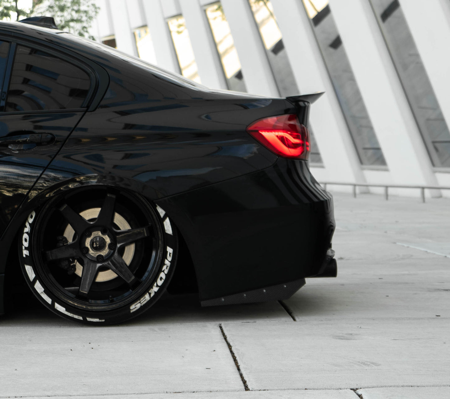 BMW Carbon Fiber Rear Bumper Splitter Extensions Gloss Wet (Rivets) - iCBL